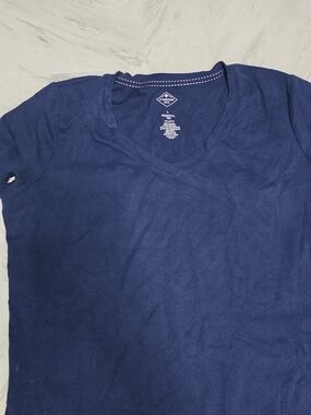 St. John's Bay Men's Navy V-Neck Tee